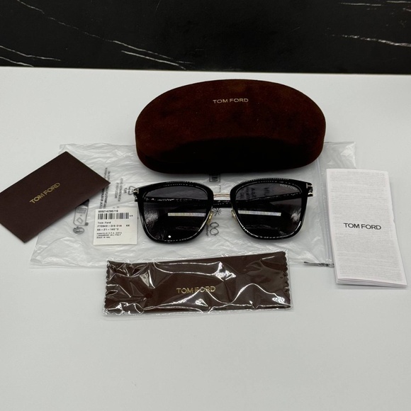 NEW TOM FORD TF949/D 01A UNISEX SUNGLASSES TOM FORD FT0949/D/S - Picture 11 of 11